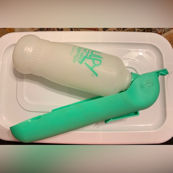 Gulpy 20 ounce Traveling Water Dispenser for  Dogs - Picture 2 of 2